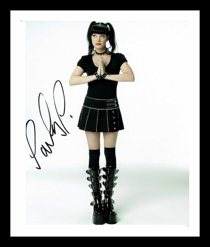 Pauley perrette autograph - perrette,